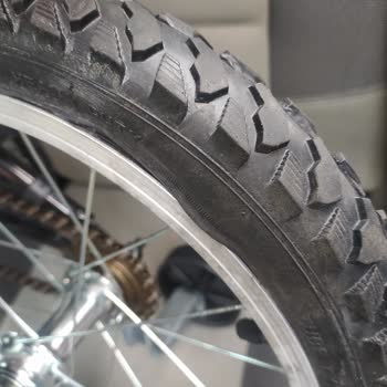 A101 Bisiklet Tekeri Hasarlı