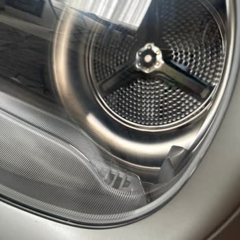 Altus Kurutma Makinesi Camı Çizikler