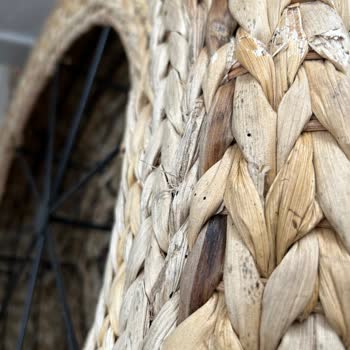 IKEA Hasır Puf Böceklendi