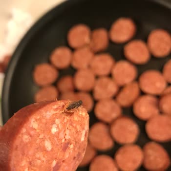 Torku Marka Sucuktan Böcek Çıktı