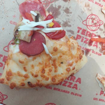 Terra Pizza Pizza İç Malzemesinin Azlığı
