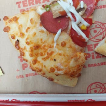 Terra Pizza Pizza İç Malzemesinin Azlığı