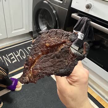 Köfteci Yusuf Yanmış Ve Eksik Ürün