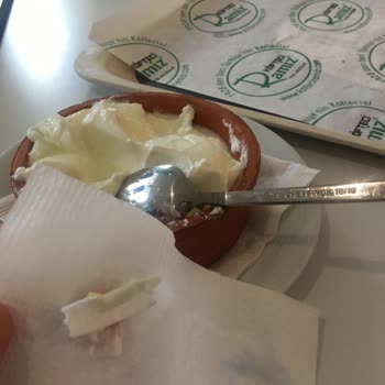 Köfteci Ramiz Den Aldığım Yoğurttan Plastik Parçası Çıktı!