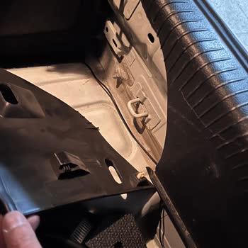 Emr Garage Aracıma Zarar Verdiler