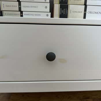 IKEA TV Ünitesinde Sararma Lekelenme