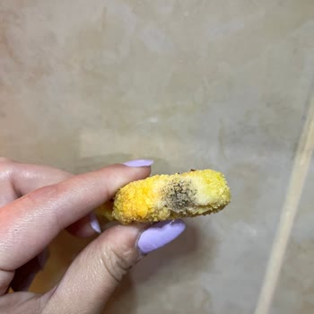 Kim Market Küflü Nuggetler Hiç Açılmamış Paketin İçinden Çıktı