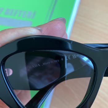 Prada Sunglass Hut Çözüm Odaklı Değil