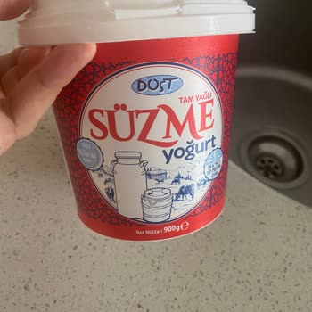 Dost Süt Dost Süzme Yoğurttan Kıl Çıktı