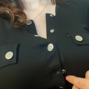 Vemoda Butik Elbisenin Çıtçıt Düğmesi