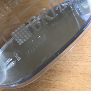 Brita Sürahi Kum Yapıyor