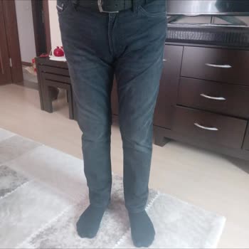 Mavi Firması Kot Pantolonda Paça Dönmesi Ve Kusurlu Ürün