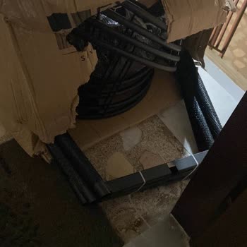 A101 Alınan Ürünüm Kapıya Yırtık Koliyle Atıldı