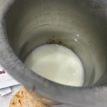 Ciğerhane Pas Tutmuş Bardaklarla Hizmet