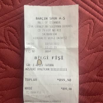 Nike Mağazasından Siyah Eşofman Aldım Rengi Kızıla Döndü.