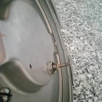 Karaca Züccaciye Bir Türlü Tamir Edilemeyen Düdüklü Tencere Kapağı