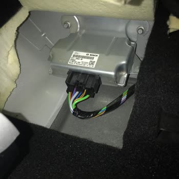 Ford Sağ Arka Koltuğun Altındaki Beyine Su Döküldü