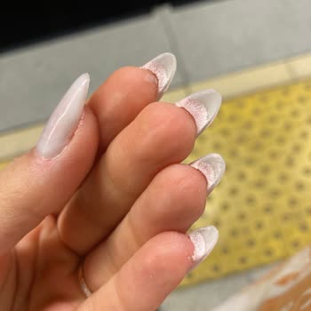 Meryem Kısa Beauty Clinic Protez Tırnak Ve Kalıcı Oje