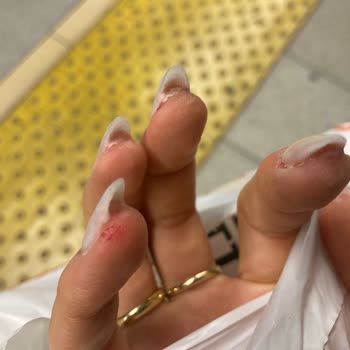 Meryem Kısa Beauty Clinic Protez Tırnak Ve Kalıcı Oje