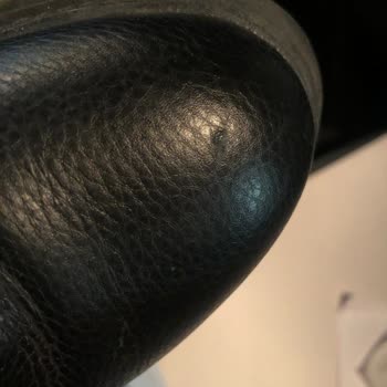 Calvin Klein Aldığım Yüksek Fiyatlı Botun Kısa Sürede Deformesi