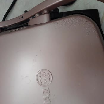 Korkmaz Mutfak Eşyaları Korkmaz Tost Makinesinin Boyasının Kabarması.