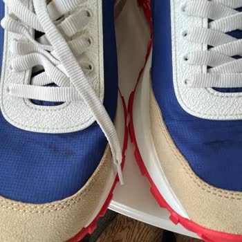 Camper Ayakkabıda Kısa Süreli Tek Kullanımda Lekelenme Ve İzler