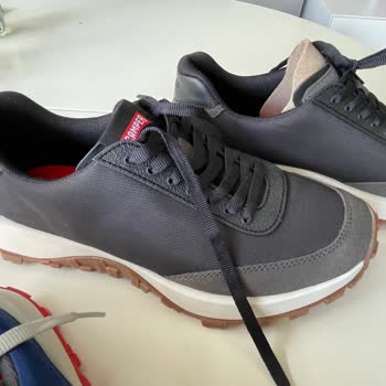 Camper Ayakkabıda Kısa Süreli Tek Kullanımda Lekelenme Ve İzler