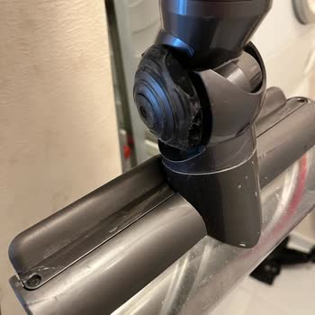 Dyson V11 Vacuum Trigger and Tube Connection Issue