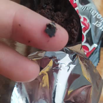 Eti Gıda Popkek İçinden Siyah Cisim Çıktı