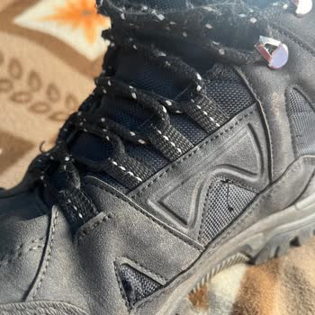 National Geographic Giyim Ürünleri Bir Ayakkabı Ancak Bu Kadar Çabuk Dağılabilirdi.