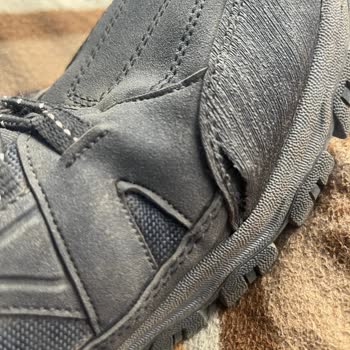 National Geographic Giyim Ürünleri Bir Ayakkabı Ancak Bu Kadar Çabuk Dağılabilirdi.