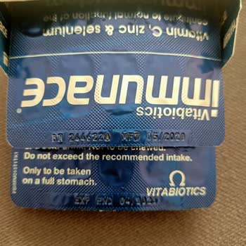 Özge Eczanesi (Bursa) SKT Geçmiş Vitamin Satmak