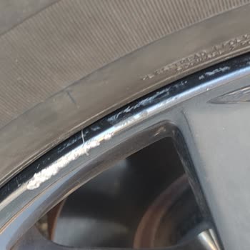 Honda Efe Plaza Lastik Değişimi Esnasında Aracımın Jantını Tahrip Etti