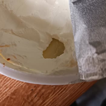 BİM Kerem Labne Peynirin Kutusu Boş