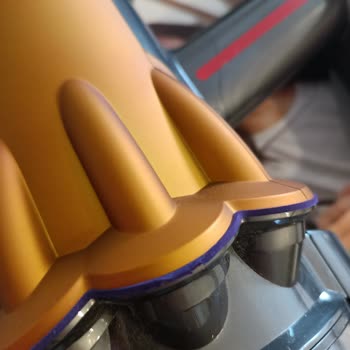 Dyson V12 Cihazımdaki Soyulma Ve Aşınma