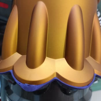 Dyson V12 Cihazımdaki Soyulma Ve Aşınma