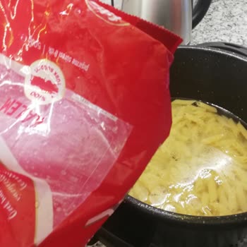 Filiz Makarna İçinde Böcekler