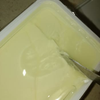 Muratbey Kokmuş Ve Kesilmiş Peynir.