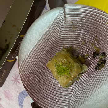 Alimoğlu Baklava Yanmış Simsiyah Ceviz!