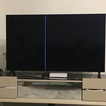 LG Oled TV 7. Ayda Ekranda Dikey Çizgi Oluştu Ve Değişim Yapılmadı