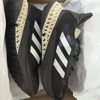 Adidas Yanlış Ürün Gönderimi