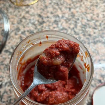 Tat Gıda Domates Salçasından Bir Şeyler Çıktı