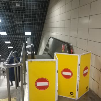 Marmaray Üsküdar Yürüyen Merdivenler