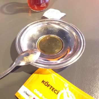 Köfteci Yusuf Kadir Has Şubesinde Gürültü Ve Pis Çay Sorunu