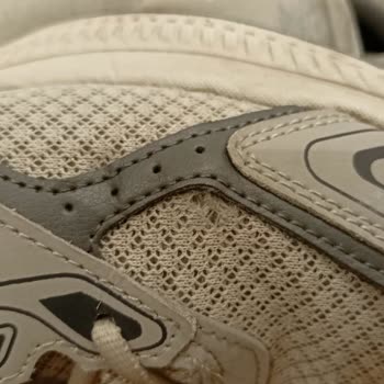 Sneakers Spor Ayakkabı (Instagram: sneakersturkiye) Sneakers Marka Ayakkabı Yırtılması