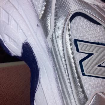 Trendayakkabim06 (Instagram) Gelen Ayakkabılarım Resmen Kokuyor Ve Boyası Akmış