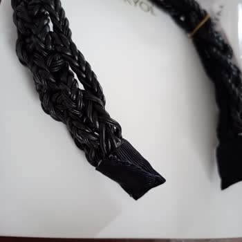 Yine İpekyol Sıfır Ürün Ama Defolu Ve Özensiz İşçilik.