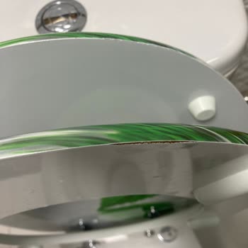 Bauhaus Poseidon Leaf MDF Klozet Kapağı Ürününden 2 Adet Aldık, Fakat Ürünler Kabarmaya Başladı