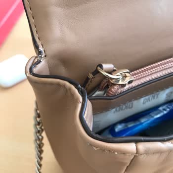 DKNY Çantam Deforme Oldu