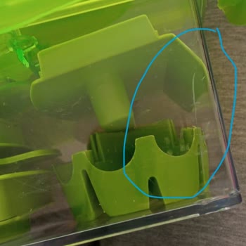 Nicer Dicer Plus Rende Mutfak Robotu'nda Çatlak